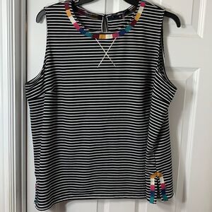 ANDREE by Unit Size 1X sleeveless top with embroidery detail
